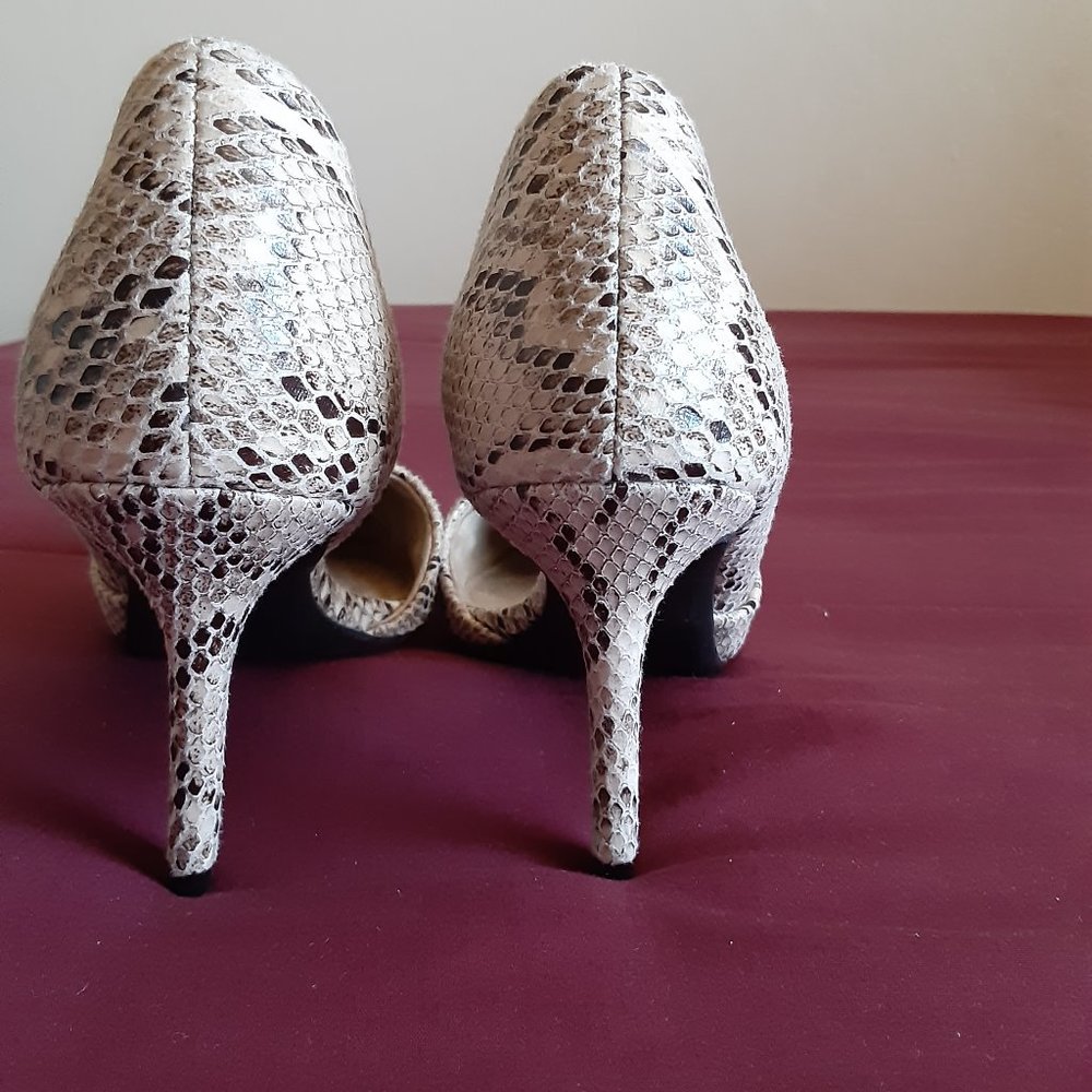 Shoes - Picture 2 of 4